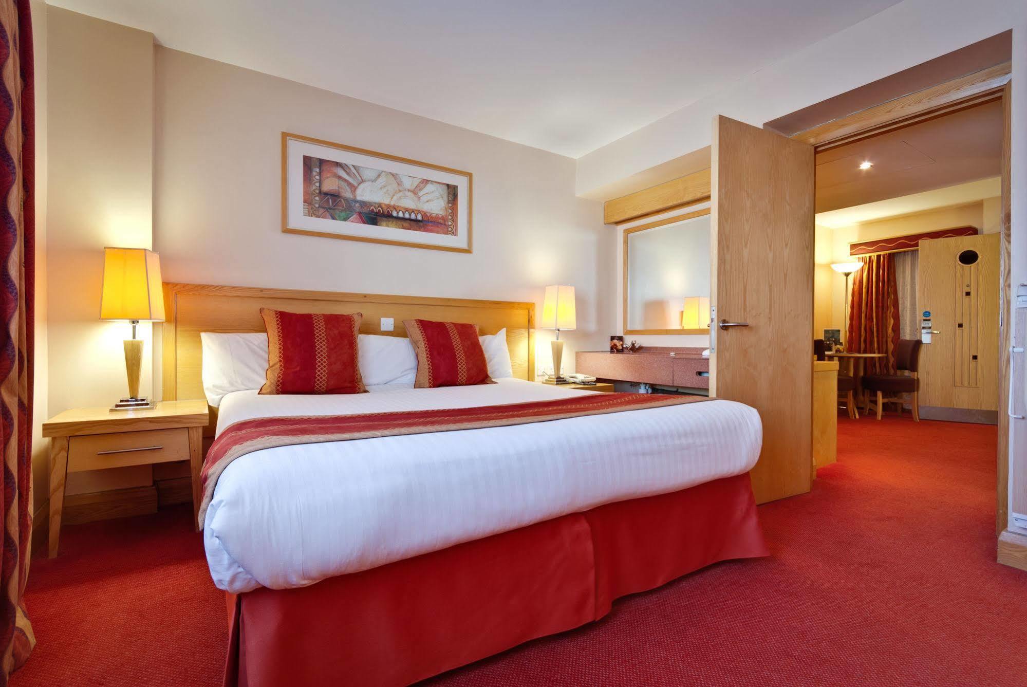 Western Premier & Hotel 4*